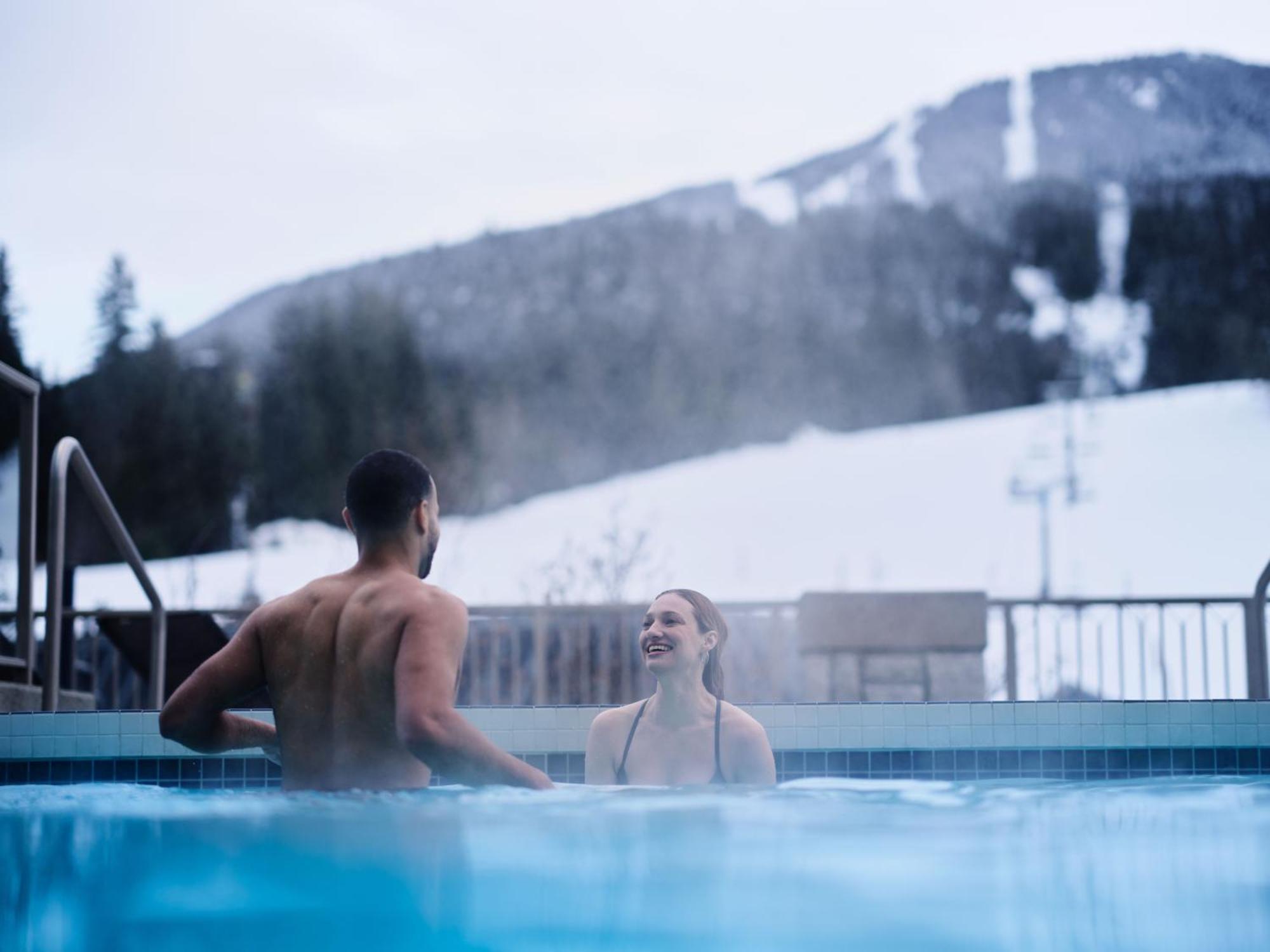 Pan Pacific Whistler Mountainside Hotel Exterior foto