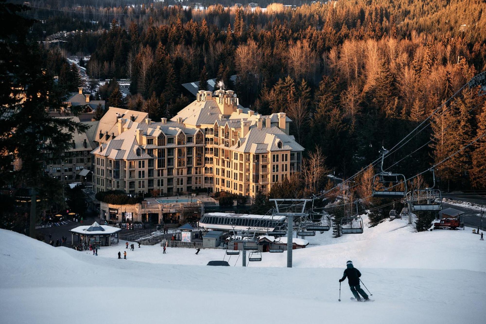 Pan Pacific Whistler Mountainside Hotel Exterior foto